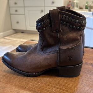 Frye Short Boots, 7.5